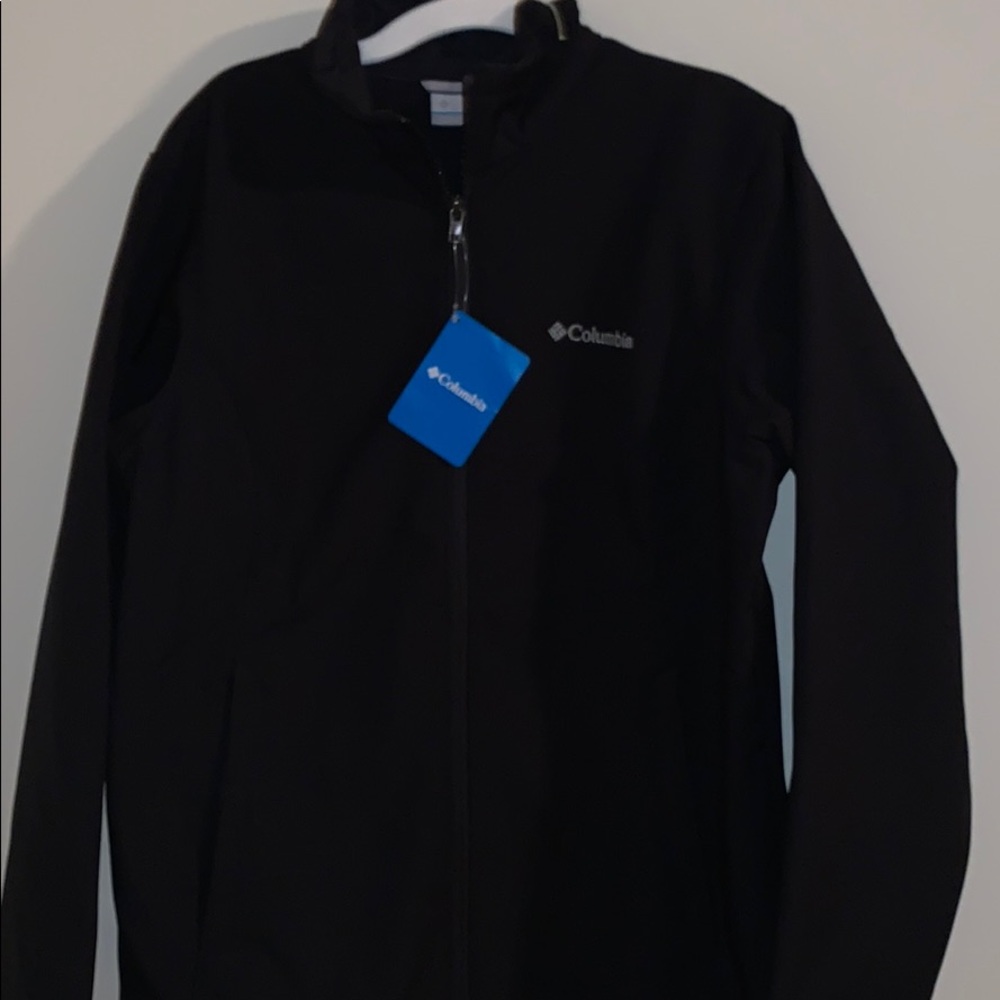 Women’s black Colombia zip up softshell coat
